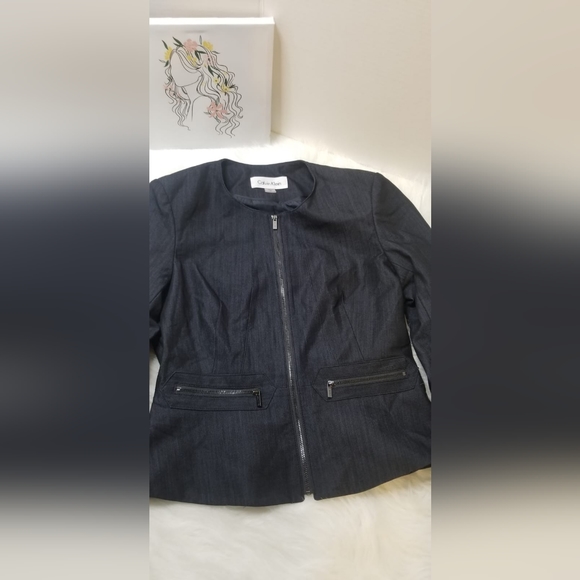 Its a cute calvin klein petites jacket - Picture 3 of 5